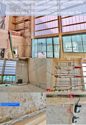 Eingangshalle mit auf den Estrich rückgebautem Fußboden, Gerüste stehen an einer Wand ohne Putz, Feuchtesensoren sind an einer Holzlatte befestigt, ihre Fühler gehen in die Dämmschicht